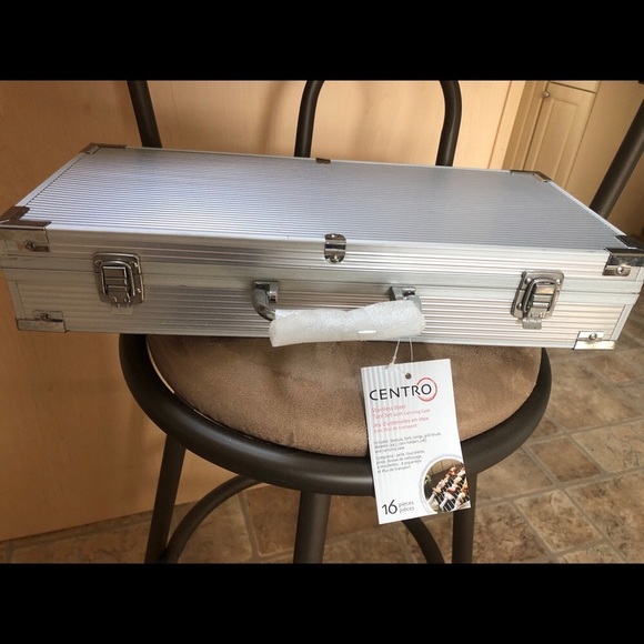 Meet your Posher, Sharon🙋🏻‍♀️ - Picture 3 of 16